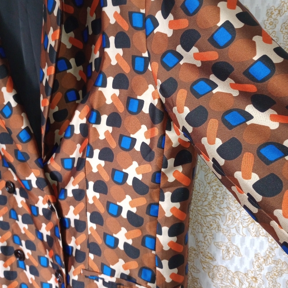 Zara Silk Woman's Blazer. Super pretty. Comfortable. Great with a tan and some j - Picture 2 of 8